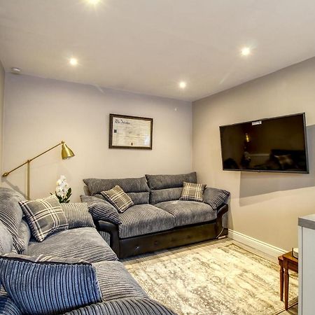 6 Dbl Bed, Central Huddersfield House Inc Parking Exteriér fotografie