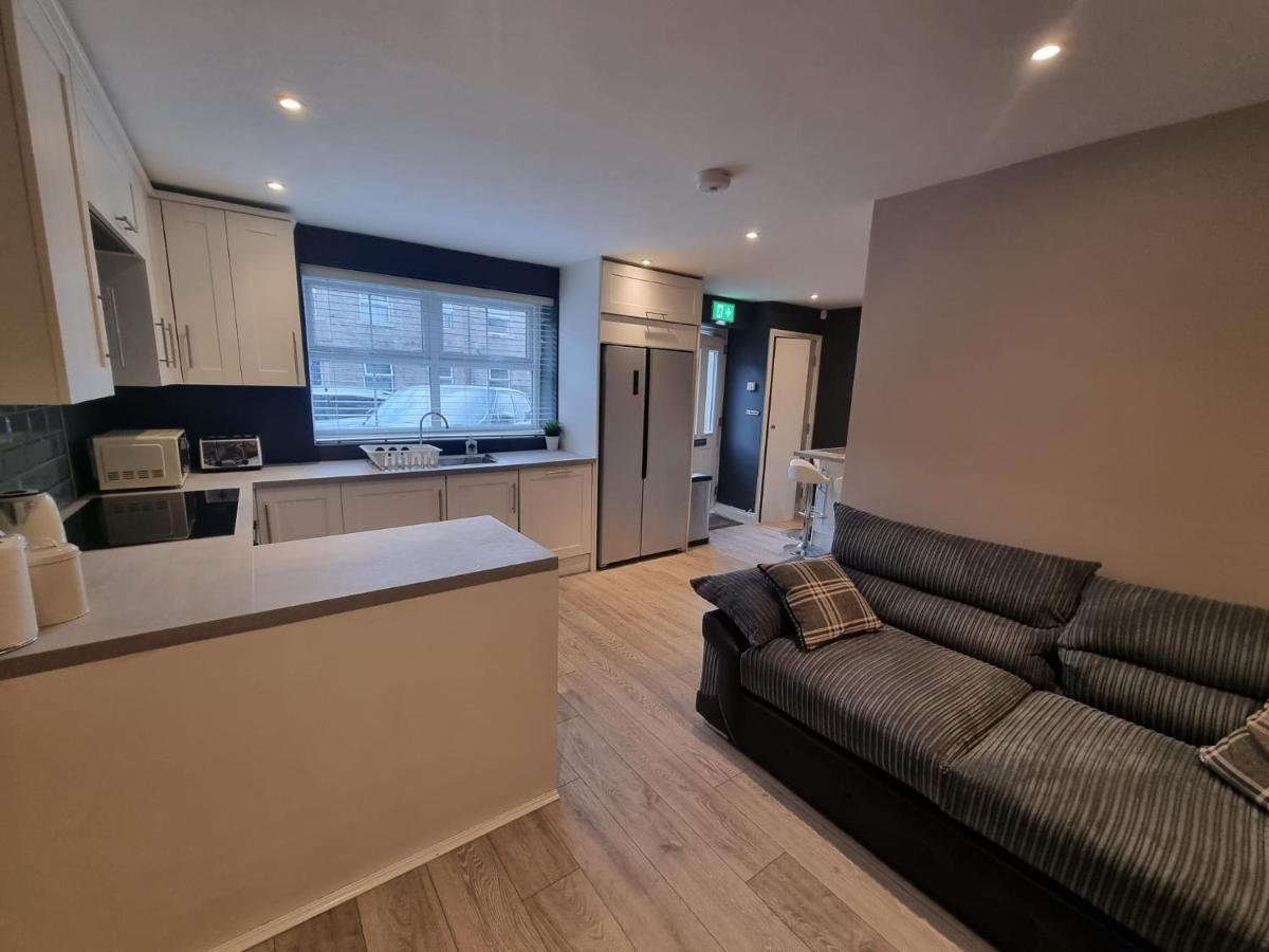 6 Dbl Bed, Central Huddersfield House Inc Parking Exteriér fotografie
