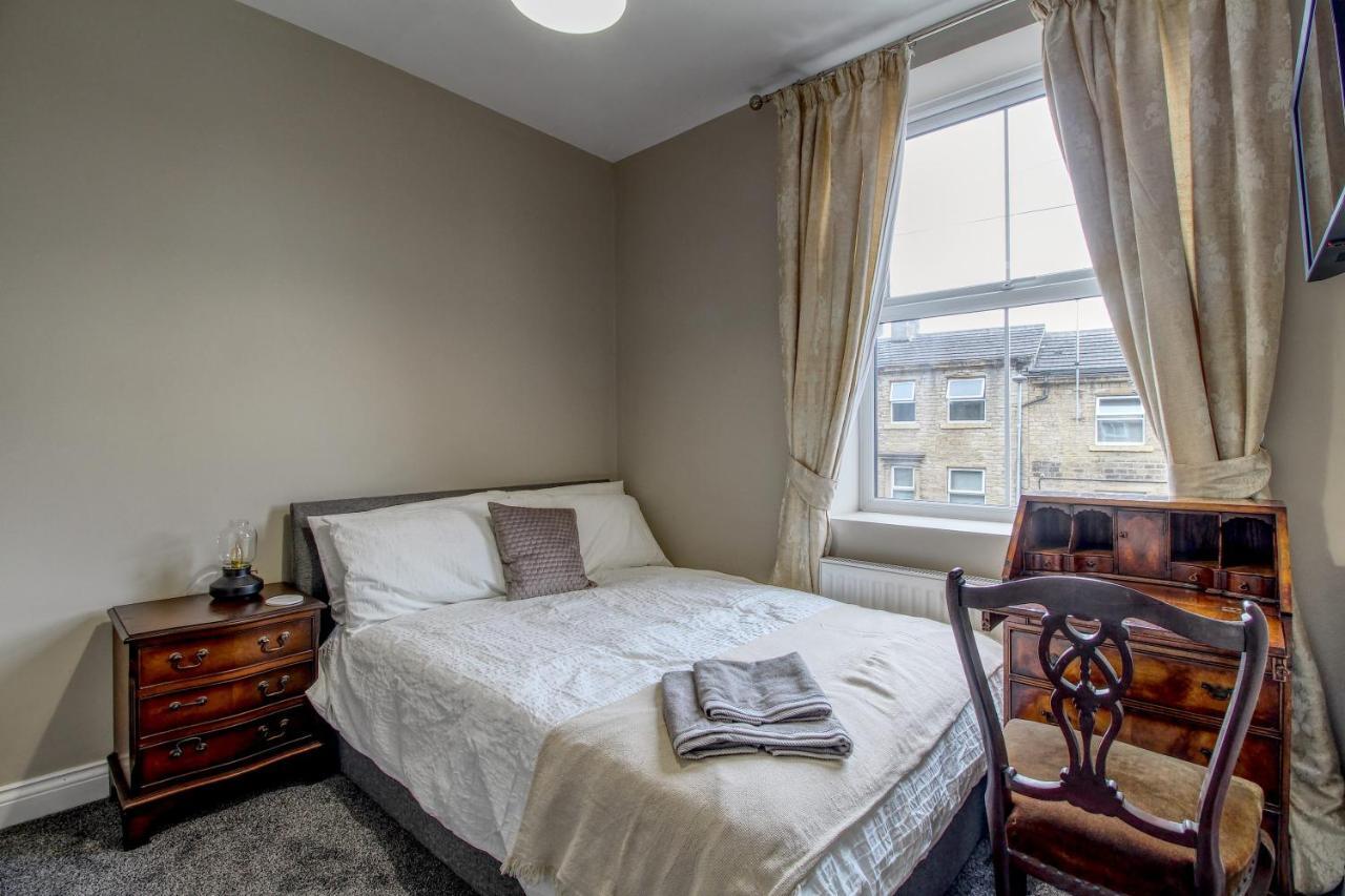 6 Dbl Bed, Central Huddersfield House Inc Parking Exteriér fotografie