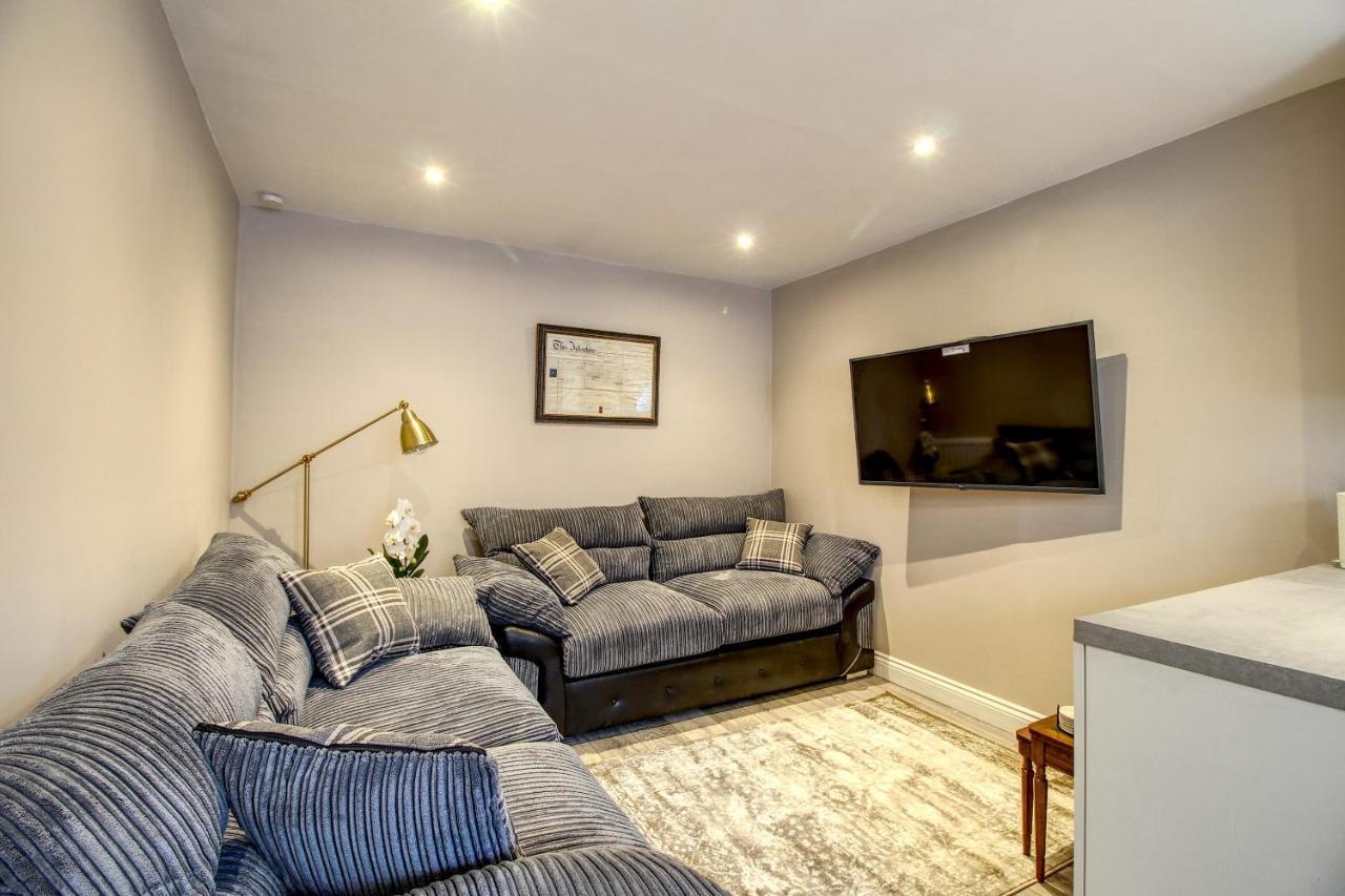 6 Dbl Bed, Central Huddersfield House Inc Parking Exteriér fotografie