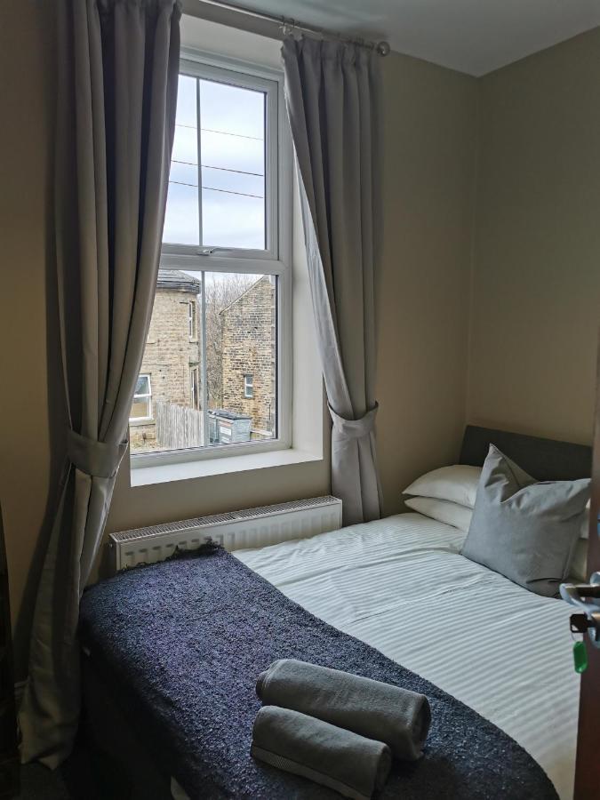 6 Dbl Bed, Central Huddersfield House Inc Parking Exteriér fotografie