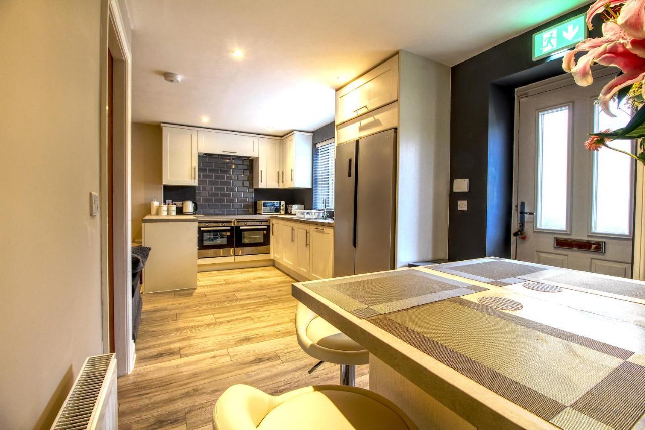 6 Dbl Bed, Central Huddersfield House Inc Parking Exteriér fotografie